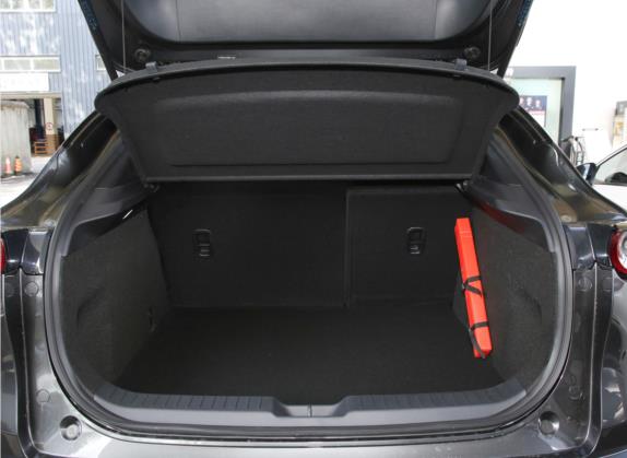 马自达CX-30 2022款 2.0L 自动质悦型 车厢座椅   后备厢