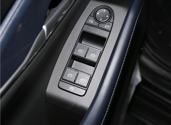 马自达CX-30 2022款 2.0L 自动质悦型 车厢座椅   门窗控制