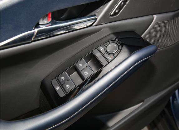 马自达CX-30 2022款 2.0L 自动雅悦型 车厢座椅   门窗控制