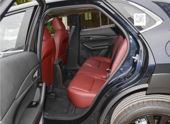 马自达CX-30 2022款 2.0L 自动雅悦型黑曜版 车厢座椅   后排空间