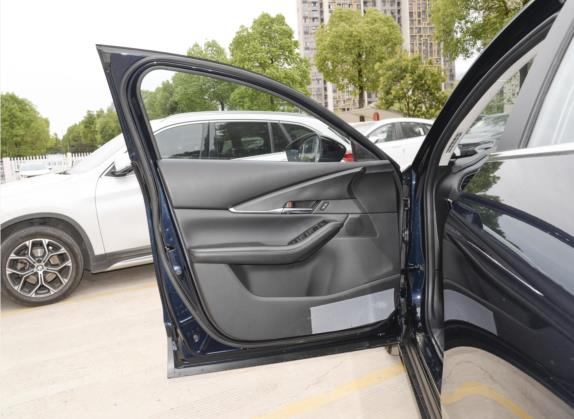 马自达CX-30 2022款 2.0L 自动雅悦型黑曜版 车厢座椅   前门板