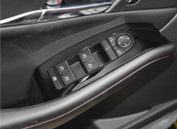 马自达CX-30 2022款 2.0L 自动雅悦型黑曜版 车厢座椅   门窗控制