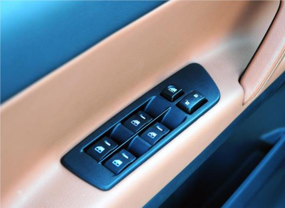 大7 SUV 2011款 2.2T 两驱智慧型 车厢座椅   门窗控制