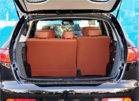 大7 SUV 2012款 锋芒限量版 2.2T 两驱智慧型 车厢座椅   后备厢