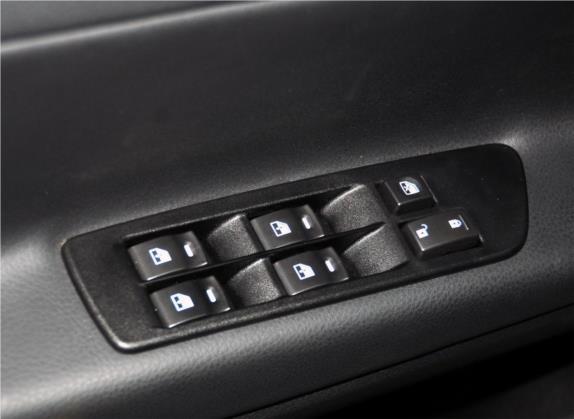 大7 SUV 2012款 锋芒限量版 2.2T 四驱旗舰型 车厢座椅   门窗控制