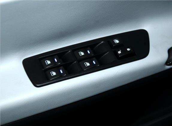 大7 SUV 2014款 2.2T 超级锋芒版 车厢座椅   门窗控制