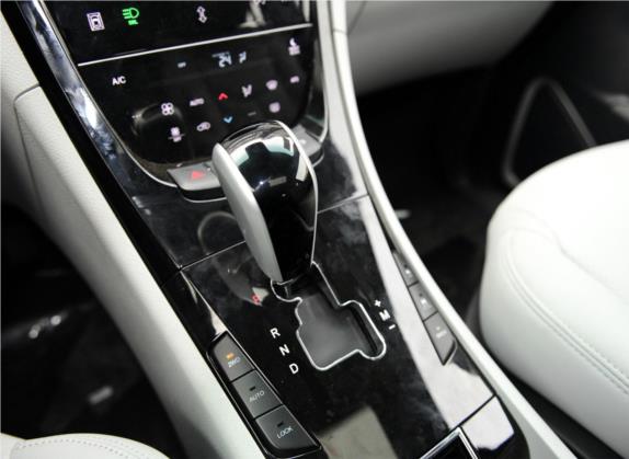 大7 SUV 2014款 2.2T 四驱旗舰型 中控类   挡把