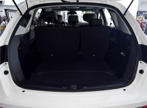 大7 SUV 2015款 2.2T 两驱智慧型 车厢座椅   后备厢