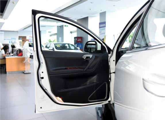 大7 SUV 2015款 2.2T 两驱智慧型 车厢座椅   前门板