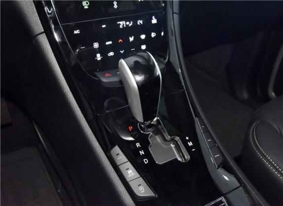 大7 SUV 2015款 2.2T 两驱智慧型 中控类   挡把