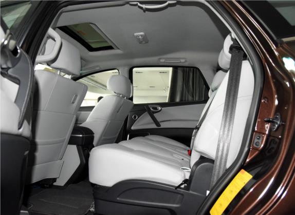 大7 SUV 2015款 2.2T 四驱智尊型 车厢座椅   后排空间