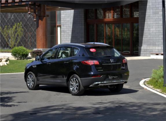 大7 SUV 2015款 2.2T 四驱旗舰型 外观   斜后