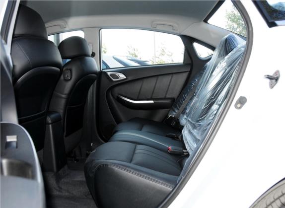纳5 2013款 1.8T 手动经典型 车厢座椅   后排空间