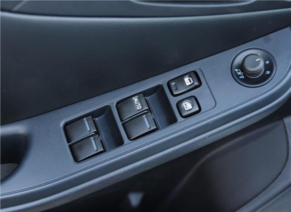 纳5 2013款 1.8T 自动豪华型 车厢座椅   门窗控制
