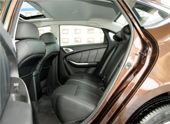 纳5 2013款 1.8T 自动尊贵型 车厢座椅   后排空间