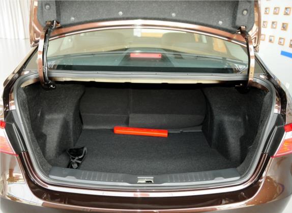 纳5 2013款 1.8T 自动尊贵型 车厢座椅   后备厢