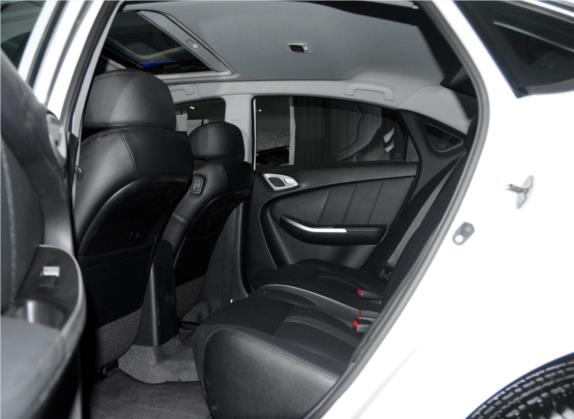 纳5 2014款 舞动限量版 1.8T 自动豪华型 车厢座椅   后排空间