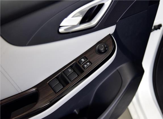 纳5 2015款 1.8T 手动智慧型 车厢座椅   门窗控制