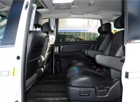 大7 MPV 2013款 2.0T 豪华型 车厢座椅   后排空间