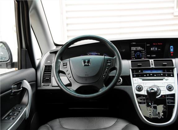 大7 MPV 2013款 2.0T 行政型 中控类   驾驶位