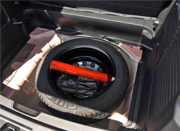 优6 SUV 2015款 1.8T 魅力型 其他细节类   备胎