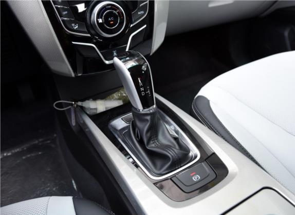 优6 SUV 2015款 1.8T 智尊型 中控类   挡把