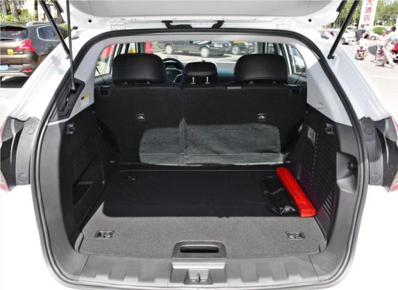 优6 SUV 2015款 2.0T 智尊型 车厢座椅   后备厢