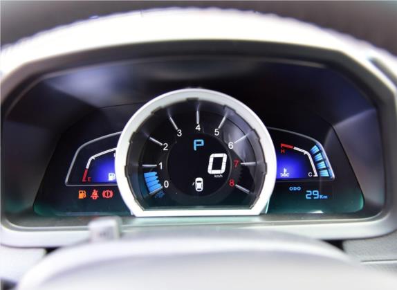优6 SUV 2015款 2.0T 智尊型 中控类   仪表盘
