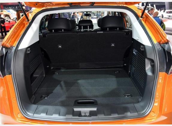 优6 SUV 2015款 1.8T 时尚升级型 车厢座椅   后备厢