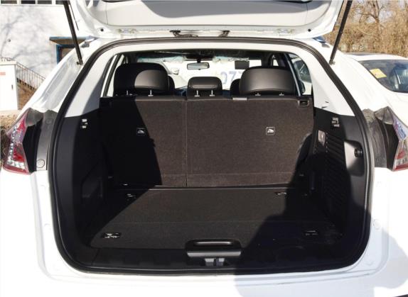 优6 SUV 2017款 1.8T 时尚升级型 车厢座椅   后备厢