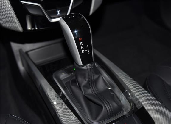 优6 SUV 2017款 2.0T 智尊型 中控类   挡把