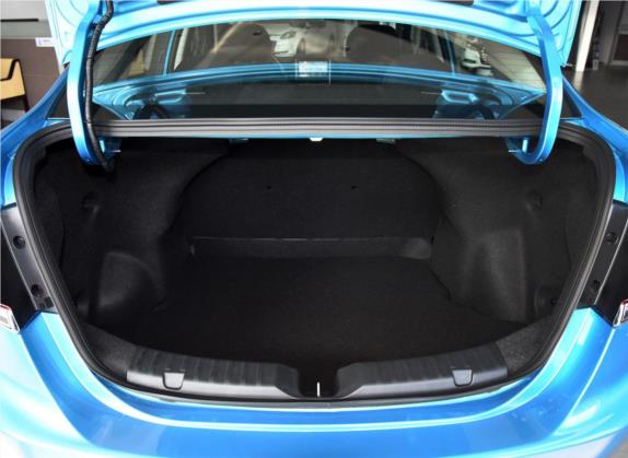 锐3 2016款 1.6L CVT智享型 车厢座椅   后备厢