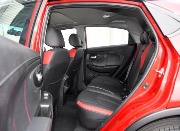 U5 SUV 2017款 1.6L CVT旗舰版 车厢座椅   后排空间
