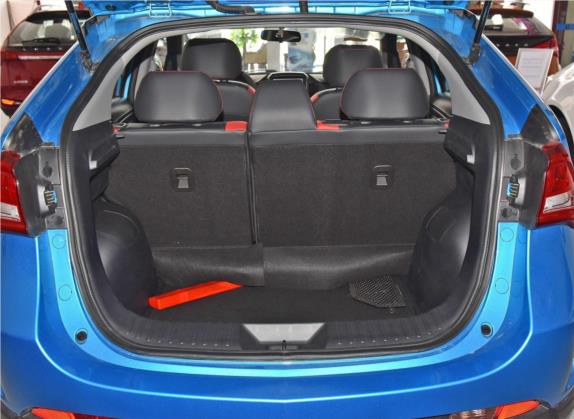 U5 SUV 2017款 1.6L CVT爵士版 车厢座椅   后备厢