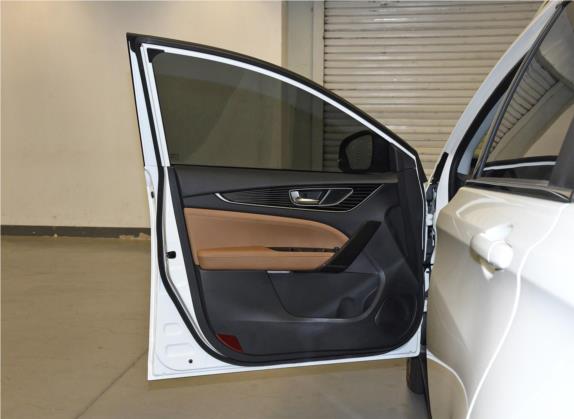 纳智捷URX 2020款 1.8T 智进AR版（5座） 车厢座椅   前门板