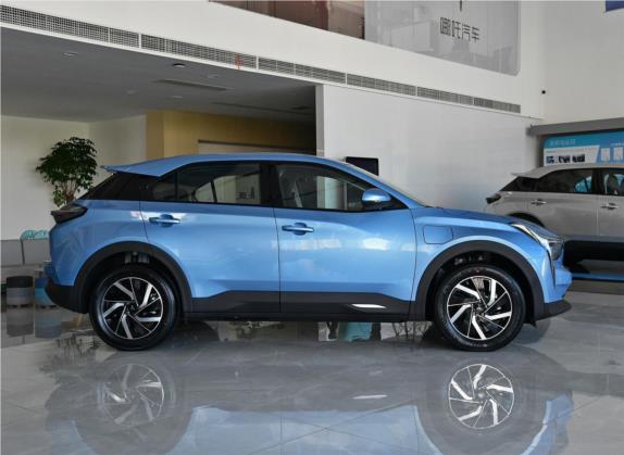 哪吒U 2020款 400 U行 外观   正侧