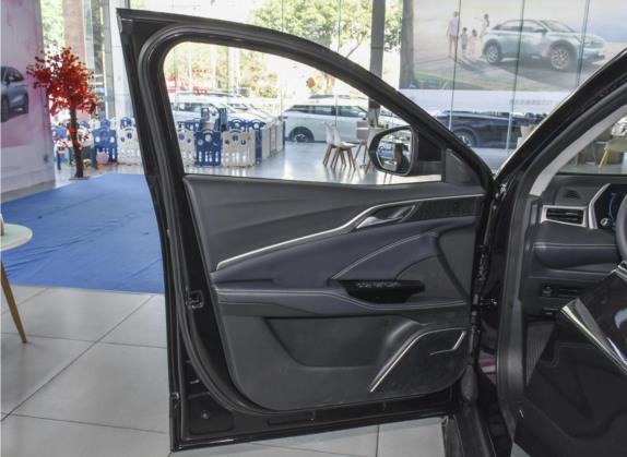 哪吒U 2022款 Pro 400 畅行版 车厢座椅   前门板