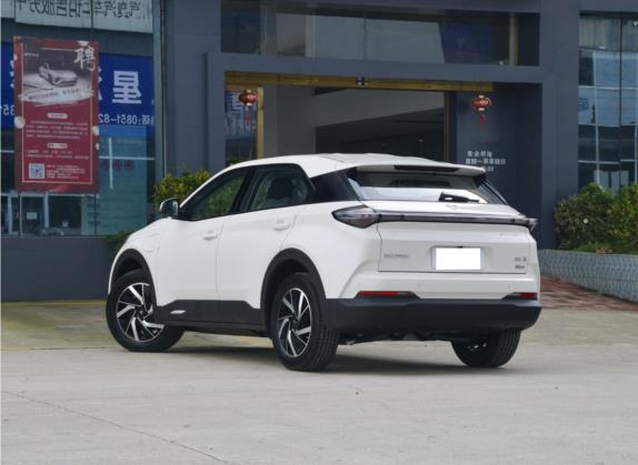 哪吒U 2022款 Pro 400 畅行网约版 外观   斜后