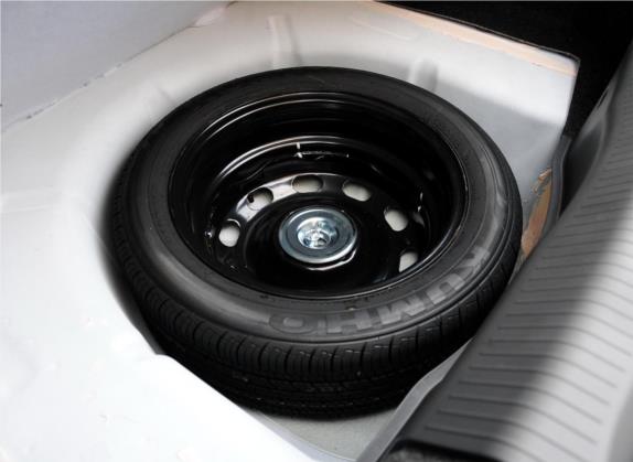 欧朗 2012款 三厢 1.5L 自动尊贵型 其他细节类   备胎