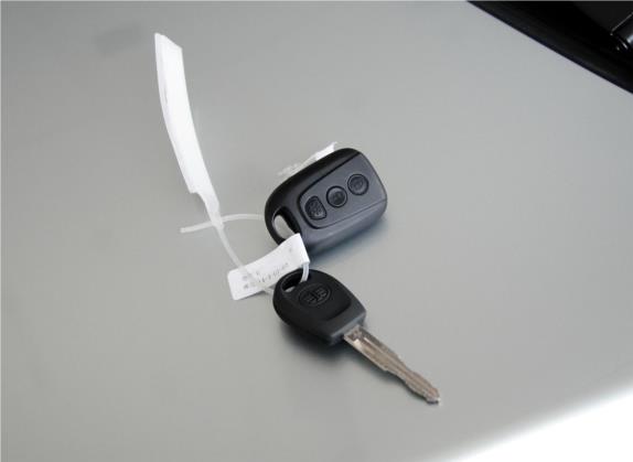 欧朗 2012款 三厢 1.5L 自动尊贵型 其他细节类   钥匙