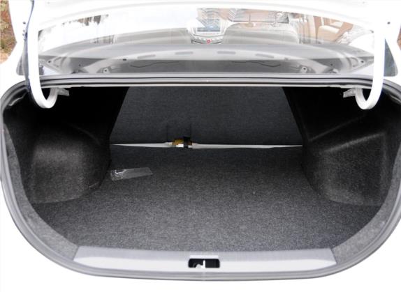 欧朗 2012款 三厢 1.5L 自动尊贵型 车厢座椅   后备厢