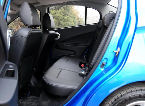 欧朗 2012款 三厢 1.5L 手动豪华型 车厢座椅   后排空间