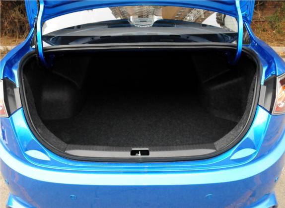 欧朗 2012款 三厢 1.5L 手动豪华型 车厢座椅   后备厢
