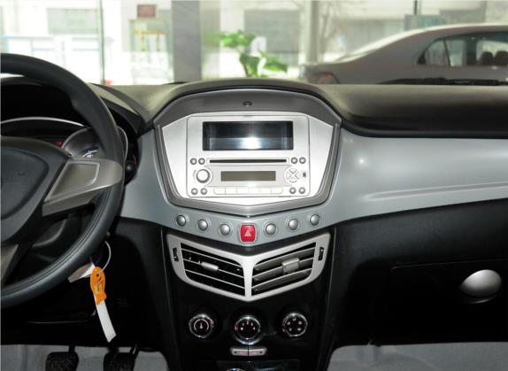 欧朗 2012款 三厢 1.5L 手动舒适型 中控类   中控台