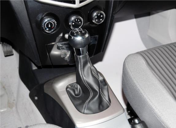 欧朗 2012款 三厢 1.5L 手动舒适型 中控类   挡把