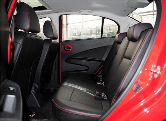 欧朗 2012款 三厢 1.5L 自动豪华型 车厢座椅   后排空间