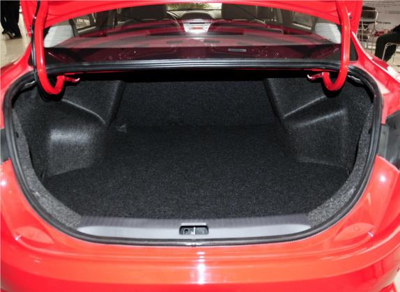 欧朗 2012款 三厢 1.5L 自动豪华型 车厢座椅   后备厢