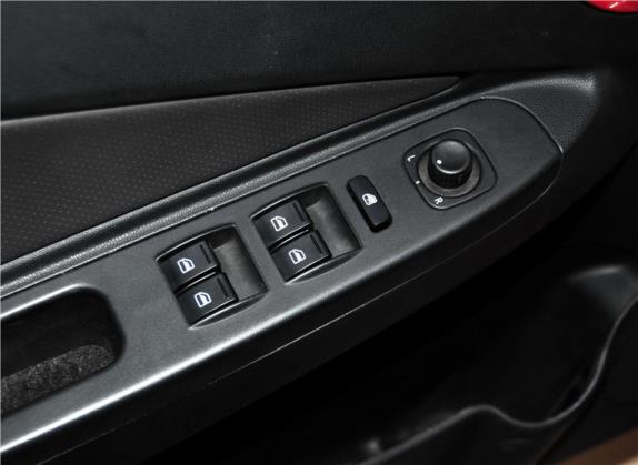 欧朗 2012款 三厢 1.5L 自动豪华型 车厢座椅   门窗控制