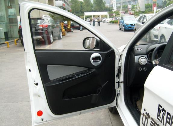 欧朗 2014款 两厢 1.5L 手动舒适型 车厢座椅   前门板