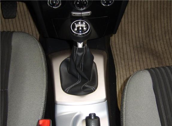 欧朗 2014款 两厢 1.5L 手动舒适型 中控类   挡把